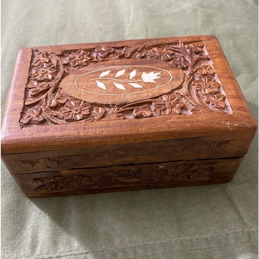 Wooden box vintage handmade and carved Pearl like inlaid flowers leaves #18-128
